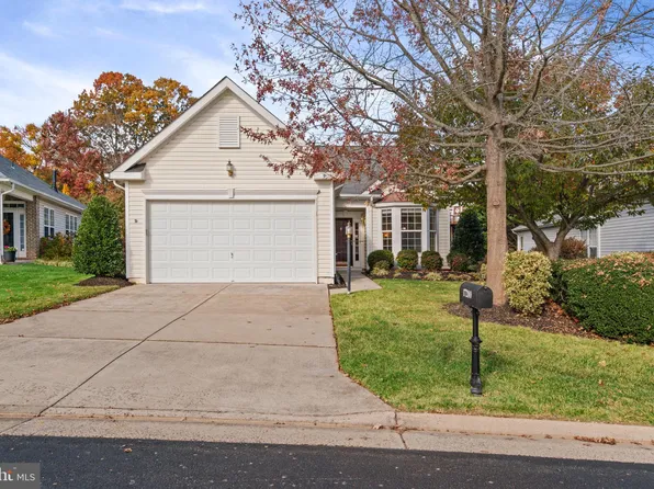 17280 Four Seasons Dr, Dumfries, VA 22025