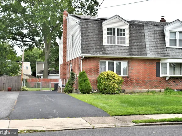 1018 7th Ave, Folsom, PA 19033