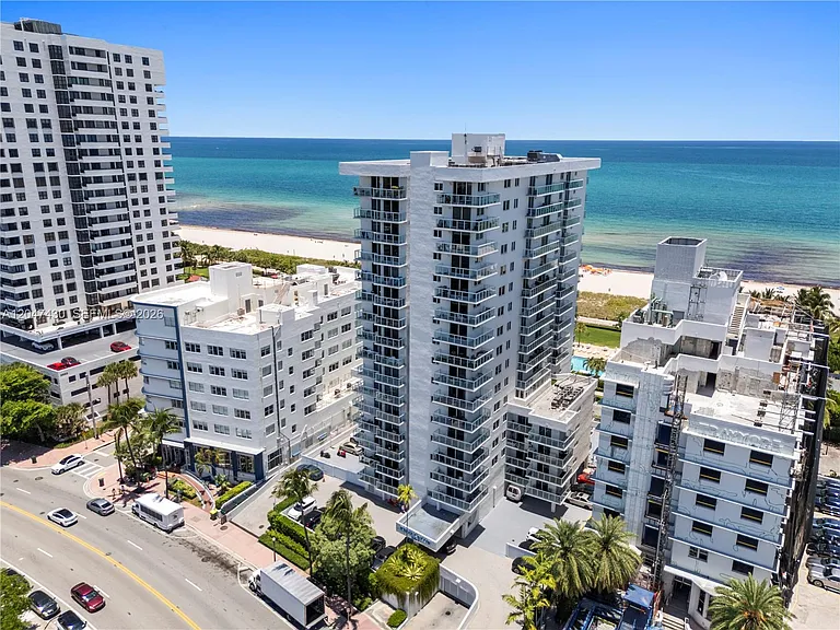2457 Collins Ave #406 — Photo 33