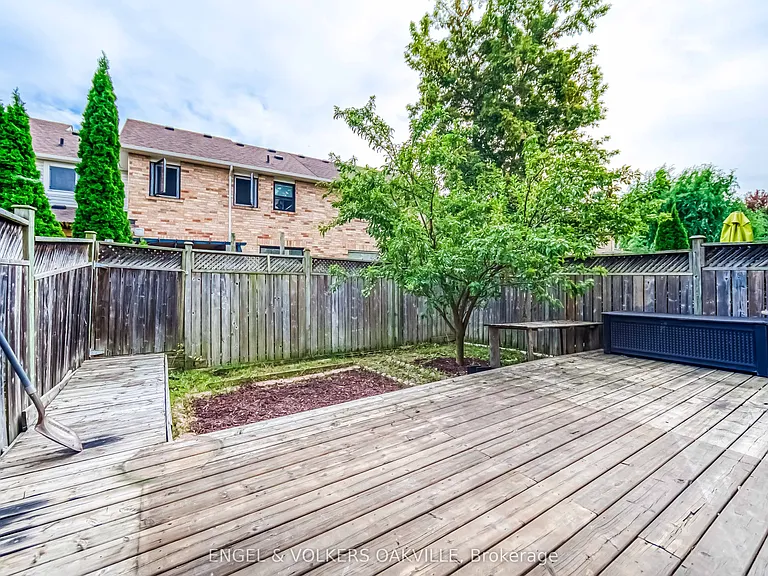 1121 Barclay Cir — Photo 14