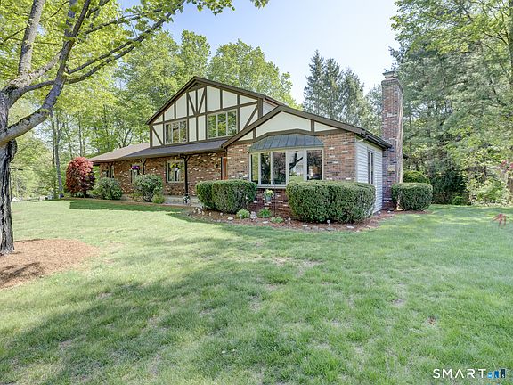 2nd image of 350 Brooke Meadow Road
