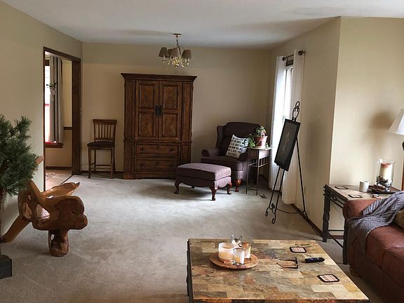 Living room (counter-clockwise from front door)