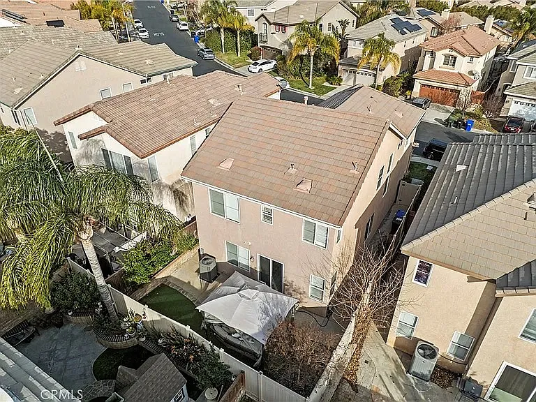 4 bed, 1994 sqft, $1,300 — Photo 2