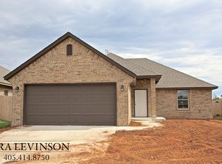 10704 SW 36th St, Yukon, OK 73099