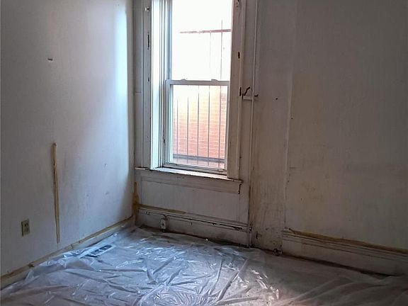 4th image of 4551 Mary Ave
