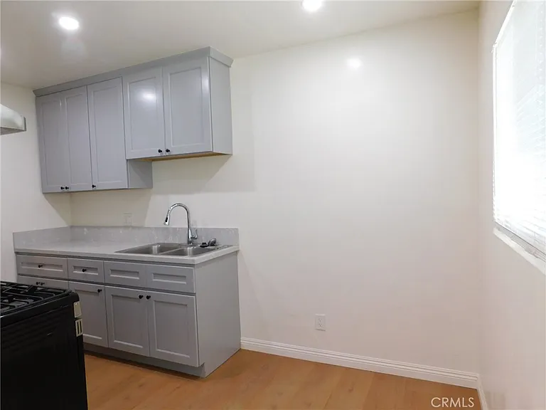 920 W Olive Ave #B — Photo 7