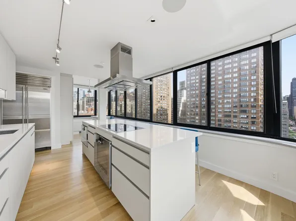 159 East 30th Street image 1 of 32