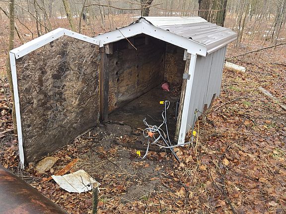 3rd image of 20 Mile Rd