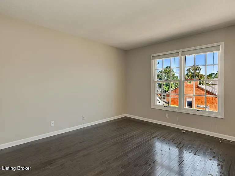 10402 Timberwood Cir — Photo 17