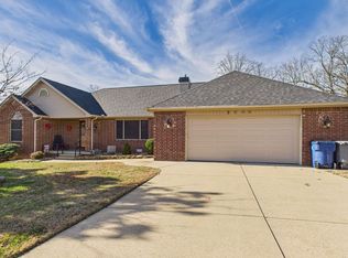 2046 Shadow Oak Dr, Mountain Home, AR 72653