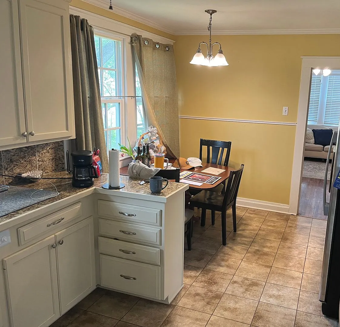 Must See this 3/2 Cottage Home 3712 Hyacinth Ave. Near LSU Lakes — Photo 4