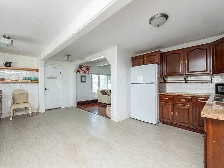 158 Cadish Ave — Photo 16
