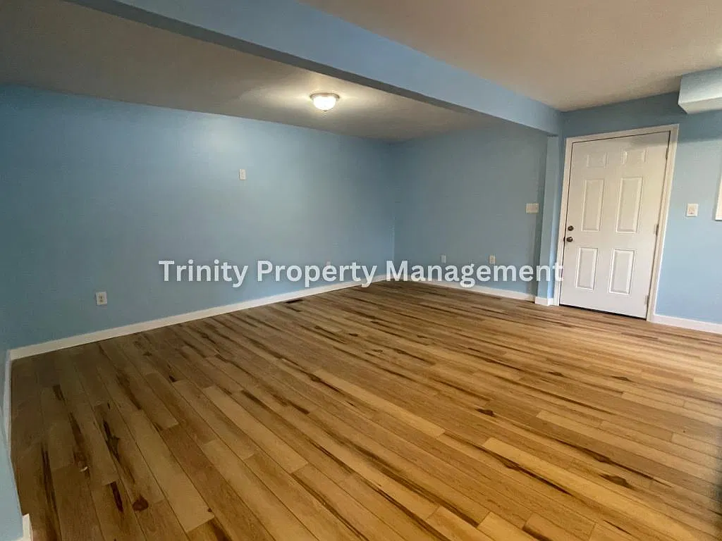 87 Linden Ave — Photo 4
