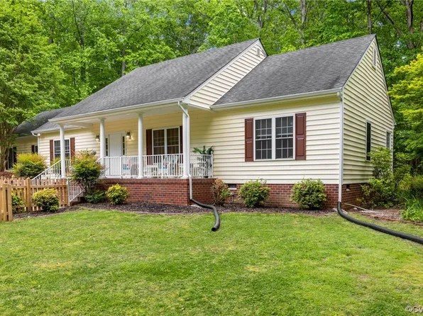 2475 Shady Oaks Trl, Maidens, VA 23102