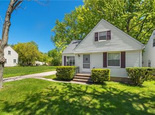 943 Glenside Rd, Cleveland, OH 44121