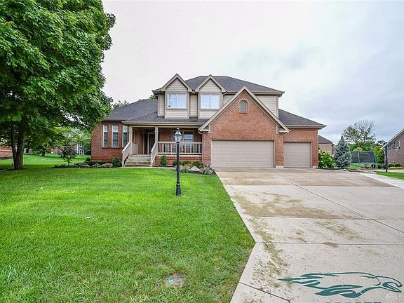 3rd image of 192 Countryside Dr N