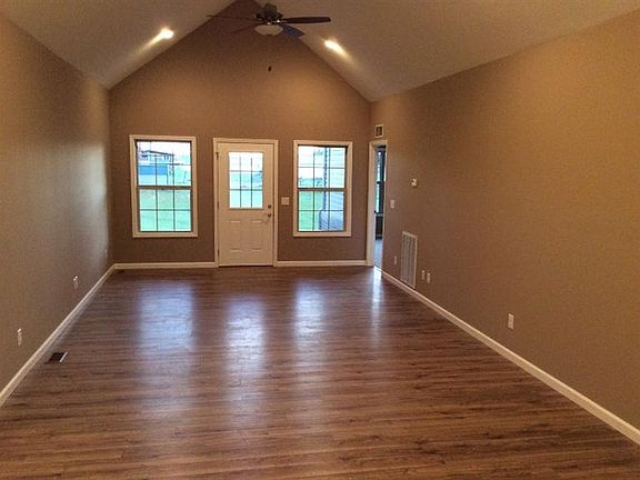 4th image of 52 Molen Dr.