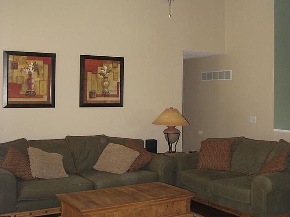 2nd image of 1713 Windsor Ln