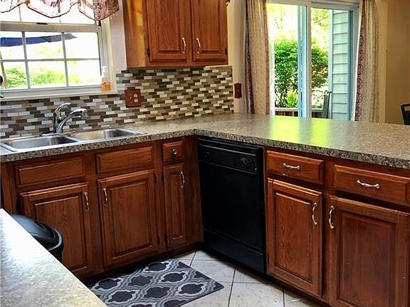 3rd image of 30925 Windy Hollow Ln