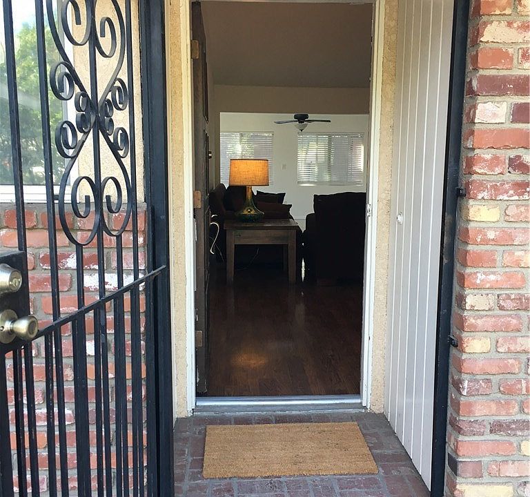 1st image of 20236 Clark St