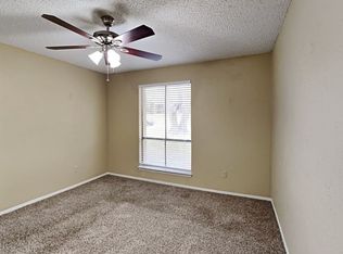 428 Newcastle Dr #1, Desoto, TX 75115