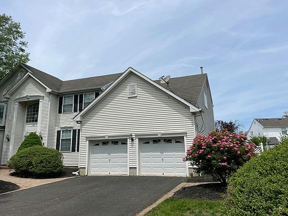 3rd image of 24 Wendover Rd