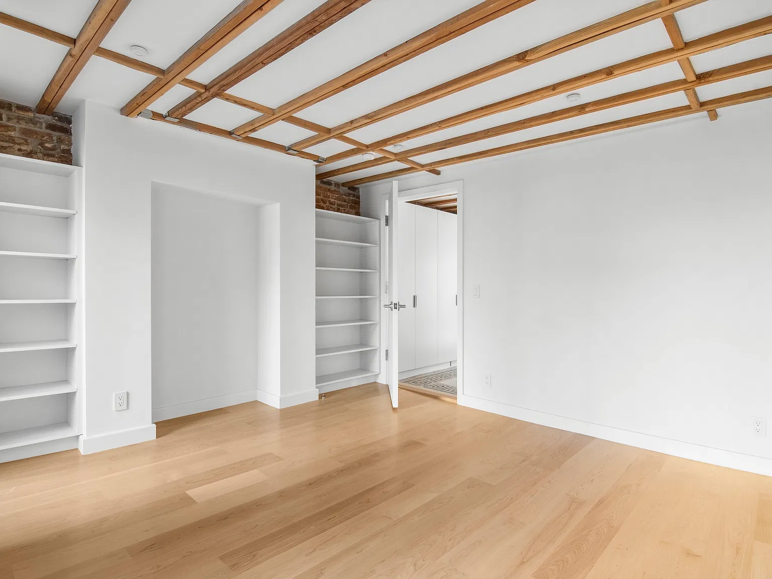 565 Lorimer Street — Photo 4