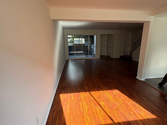 4th image of 18550 Hatteras St Unit 86