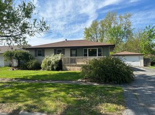 470 Cheyenne Dr, Lowell, IN 46356