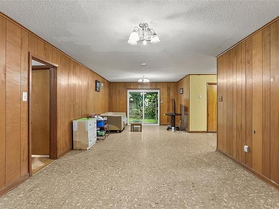 5th image of 1053 Focis St