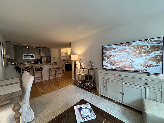 Rented by AZ REALTY NYC LLC | media 15