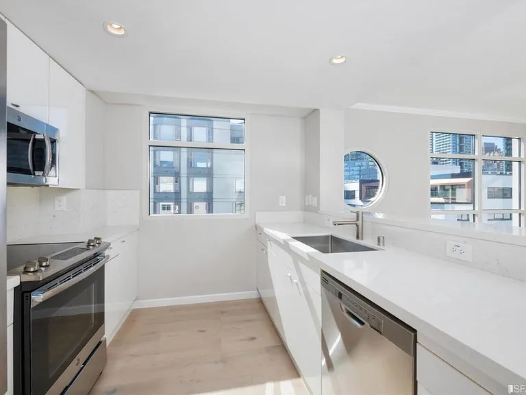 403 Main St #815 — Photo 9