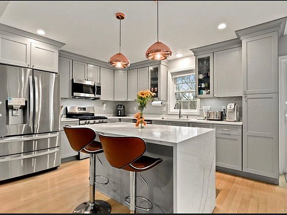 3rd image of 40 Prattown Ln