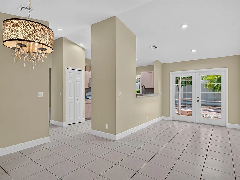 4481 NW 20th Ave — Photo 12