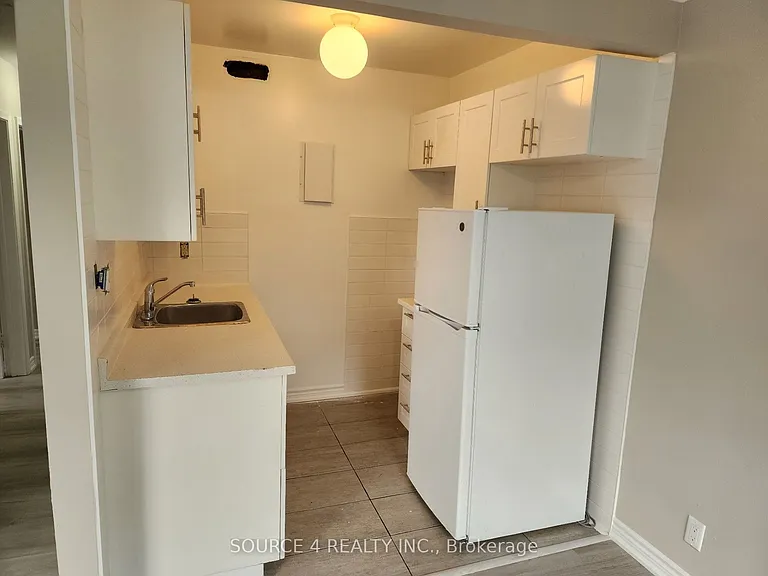 122 5th St #8 — Photo 13