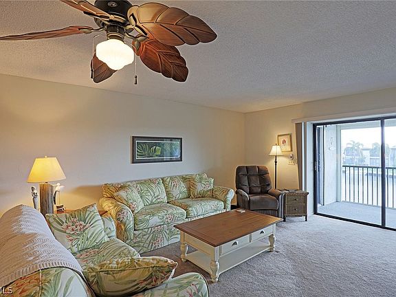 3rd image of 4711 Santa Barbara Blvd #4