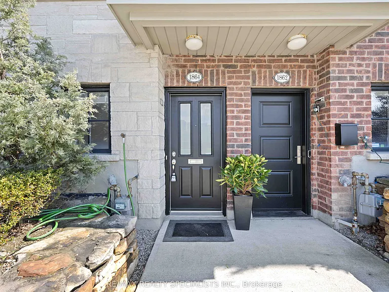 1864 Burnhamthorpe Rd E — Photo 6