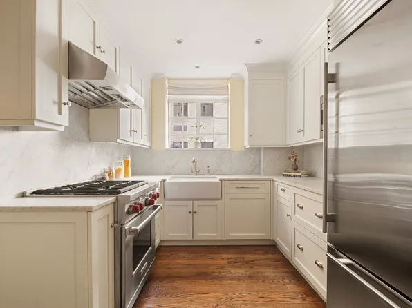 115 East 67th Street image 9 of 20