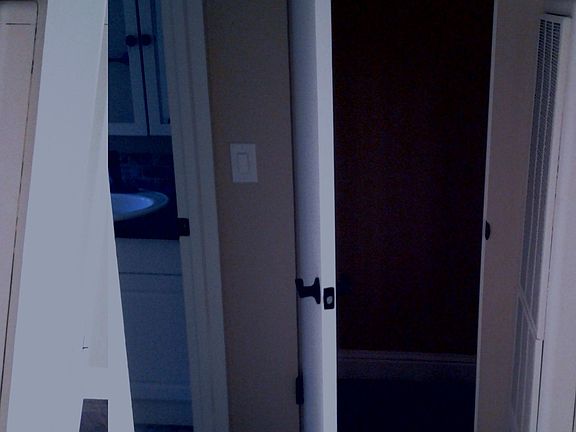 3rd image of 262 Mariposa Ave APT 5