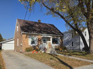 1826 Belmont STREET, Manitowoc, WI 54220
