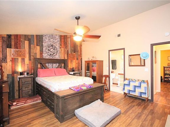 3rd image of 1620 Vivian Ln