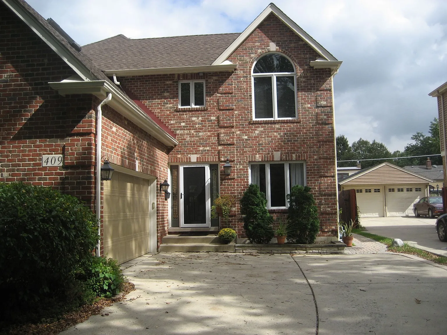 409 S Hawthorne Ave photo 1