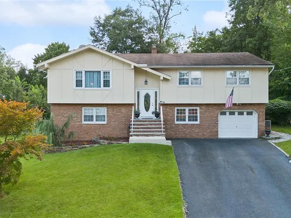 59 Outlook St, Butler, NJ 07405
