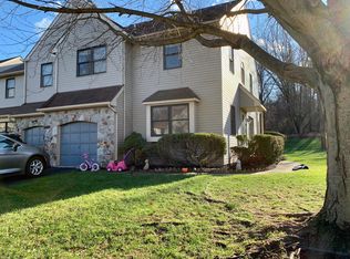 65 Bellwood Dr, Feasterville Trevose, PA 19053