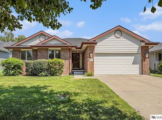 5200 Betty Lou Blvd, Lincoln, NE 68516
