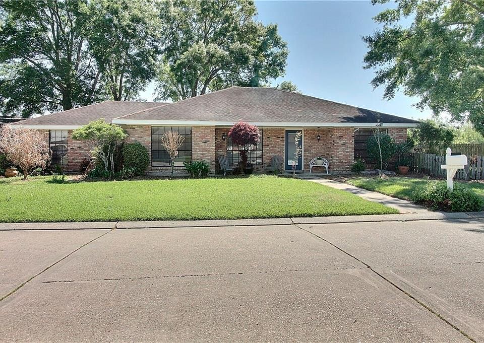 1st image of 134 Thoroughbred Ave