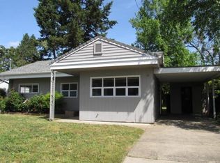 724 NE Memorial Dr, Grants Pass, OR 97526