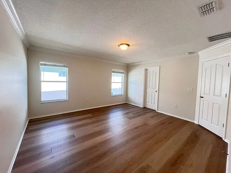 13740 Laranja St — Photo 8
