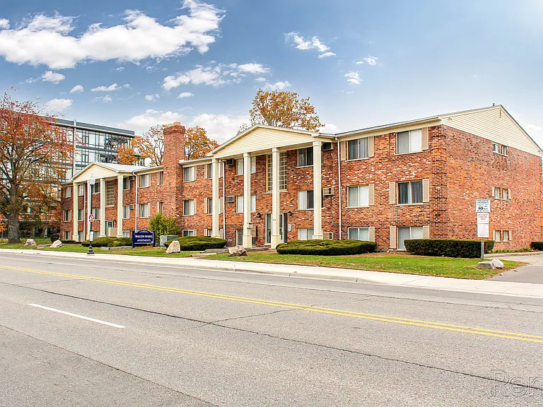 Wagon Wheel Apartments — Photo 19
