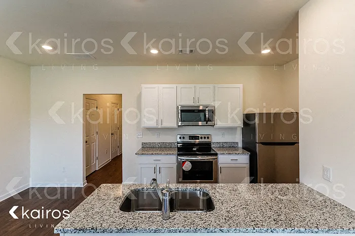202 Long Island Dr SW — Photo 4